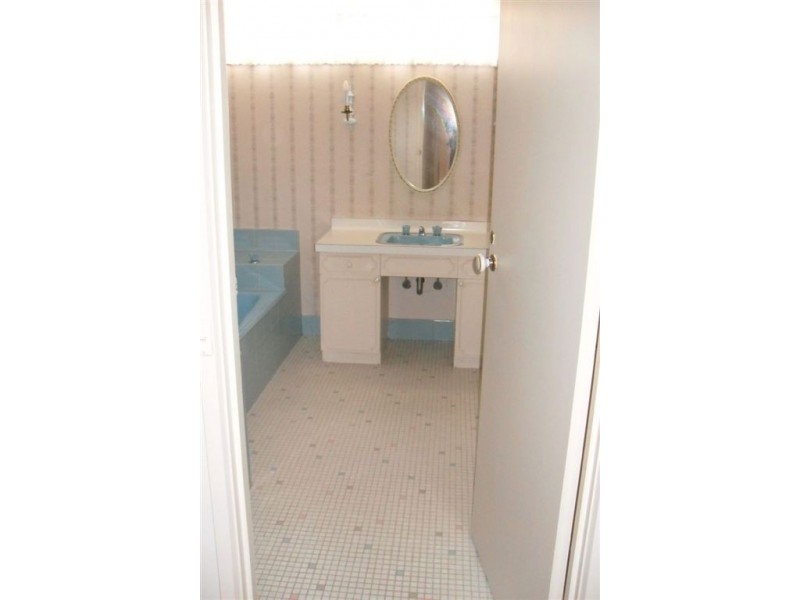 1 Trenton Avenue, Glen Waverley VIC 3150