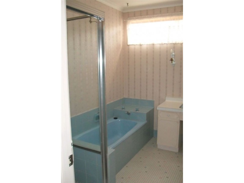 1 Trenton Avenue, Glen Waverley VIC 3150