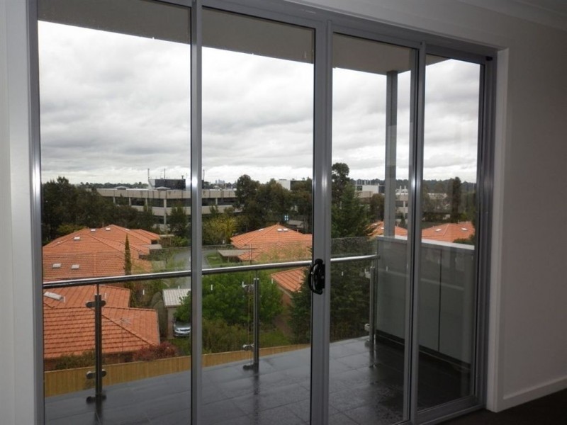 111/2 Yarrabing Cres, Burwood VIC 3125