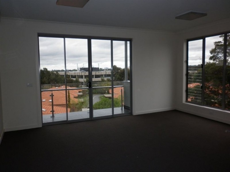 111/2 Yarrabing Cres, Burwood VIC 3125