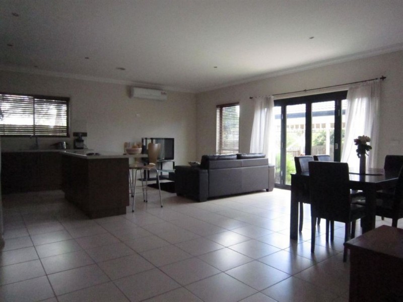 2/1 Highclere Avenue, Mount Waverley VIC 3149