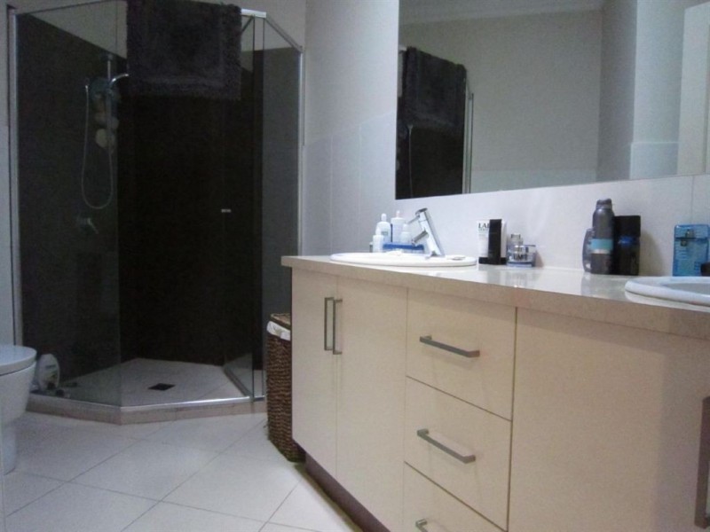 2/1 Highclere Avenue, Mount Waverley VIC 3149