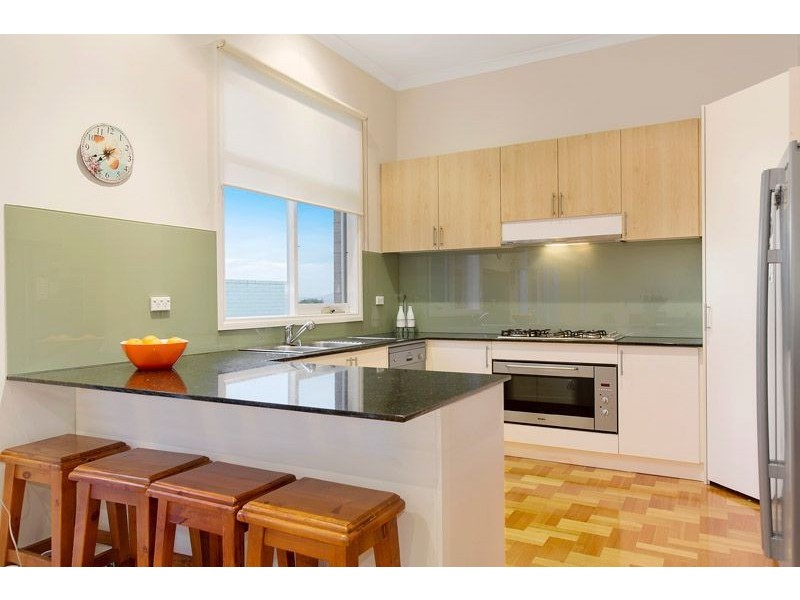 2/781 Waverley Road, Glen Waverley VIC 3150