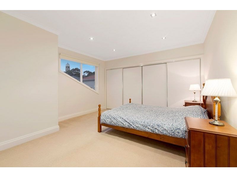 2/781 Waverley Road, Glen Waverley VIC 3150