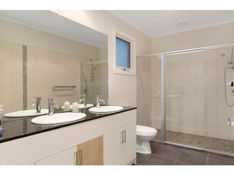 2/781 Waverley Road, Glen Waverley VIC 3150