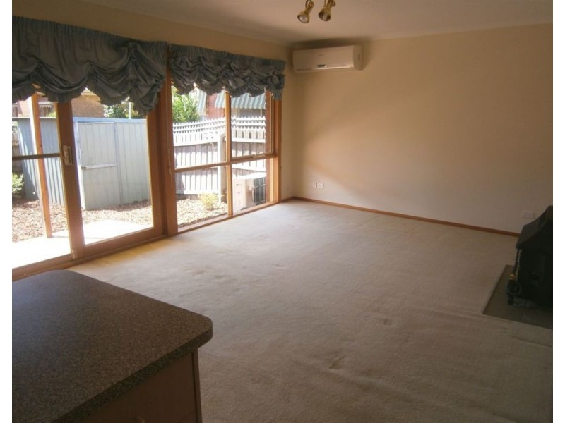 2/23 Radiant Crescent, Forest Hill VIC 3131