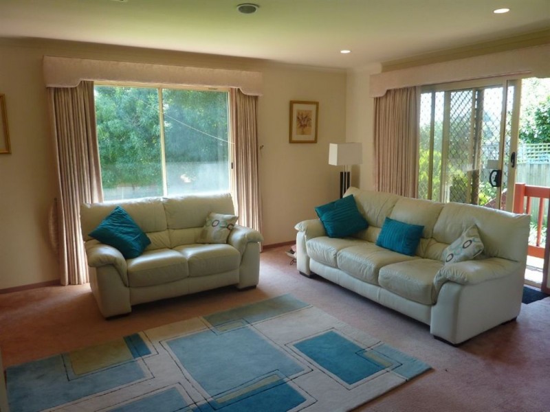 9 Watsons Road, Glen Waverley VIC 3150