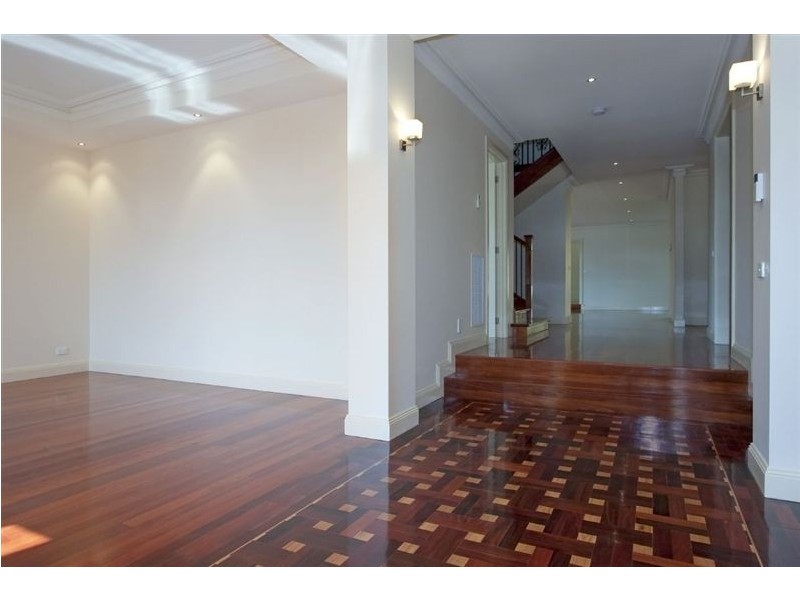 14 Fairhills Parade, Glen Waverley VIC 3150