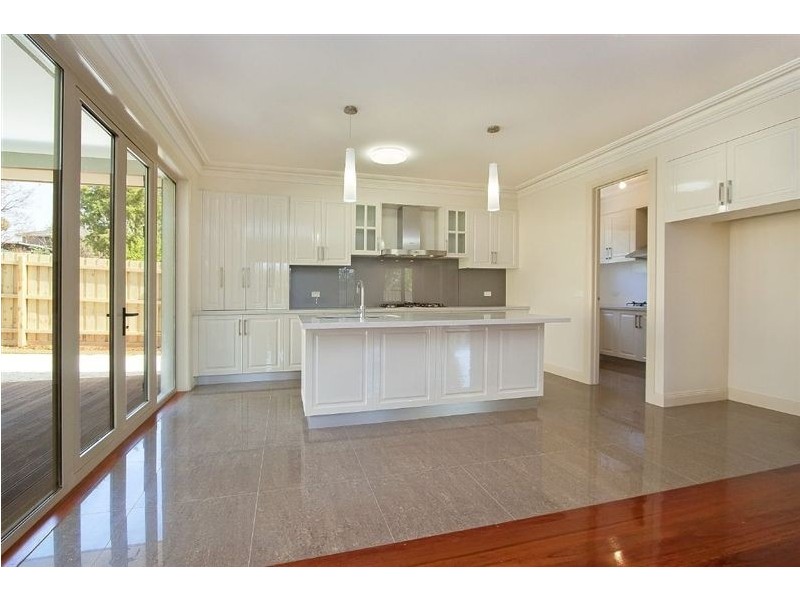 14 Fairhills Parade, Glen Waverley VIC 3150