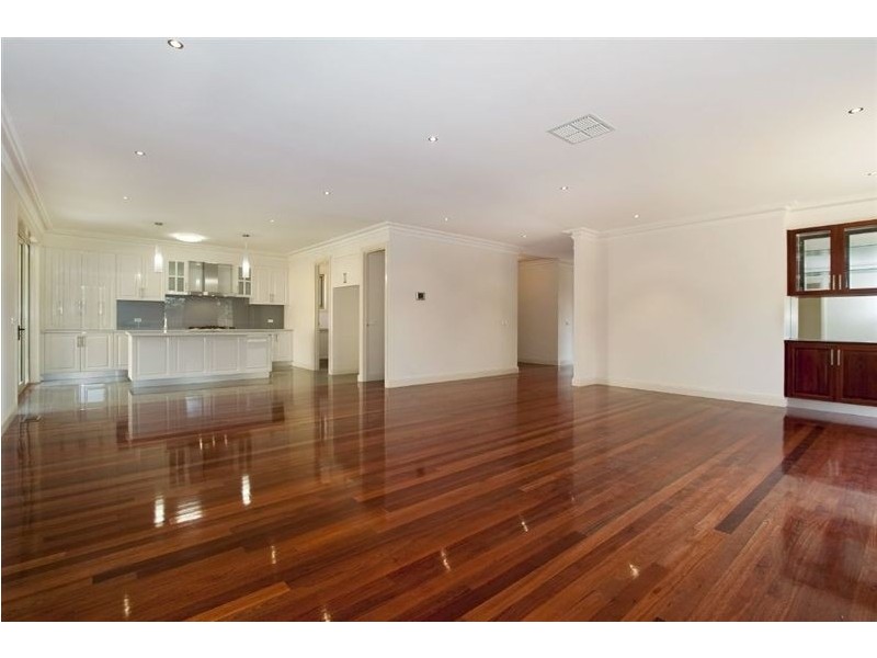 14 Fairhills Parade, Glen Waverley VIC 3150