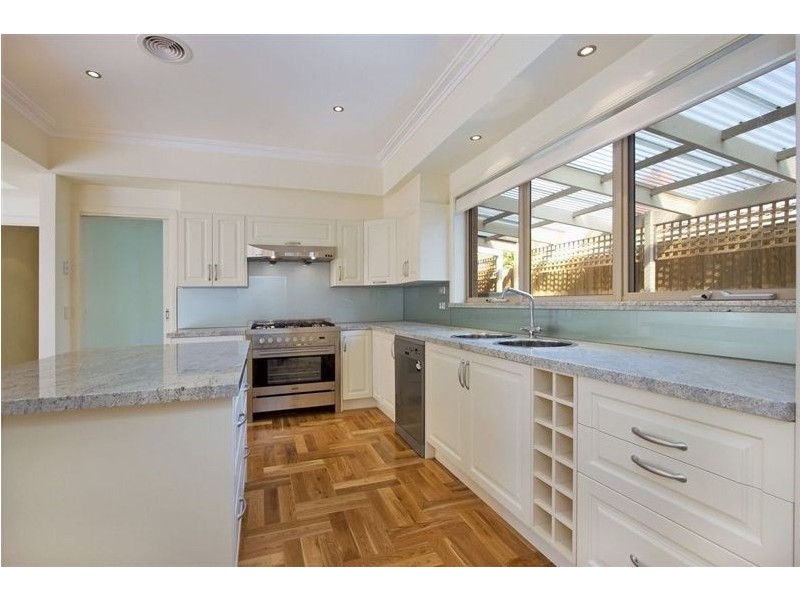 7 Glen Road, Glen Waverley VIC 3150