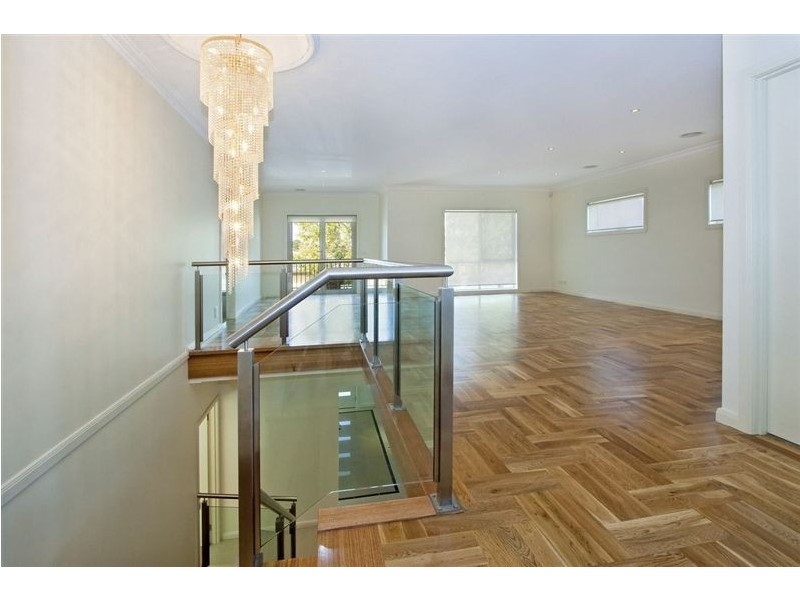 7 Glen Road, Glen Waverley VIC 3150