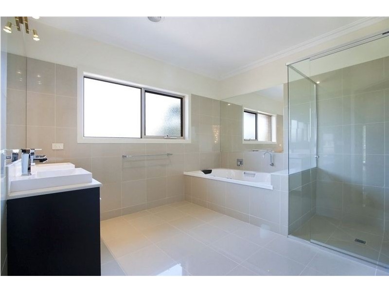 7 Glen Road, Glen Waverley VIC 3150