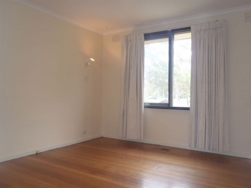 9 Lanoma Court, Wheelers Hill VIC 3150