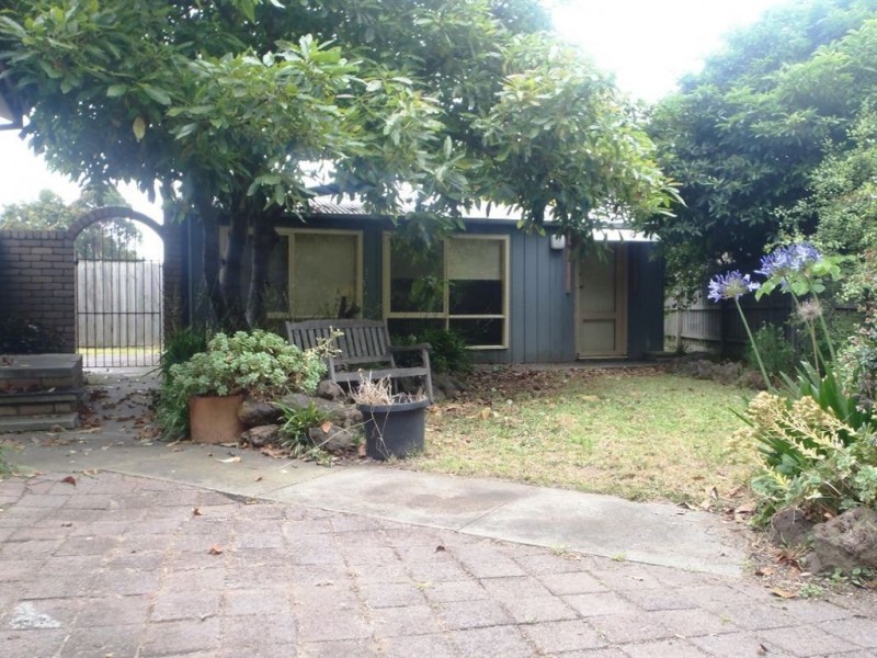 9 Lanoma Court, Wheelers Hill VIC 3150