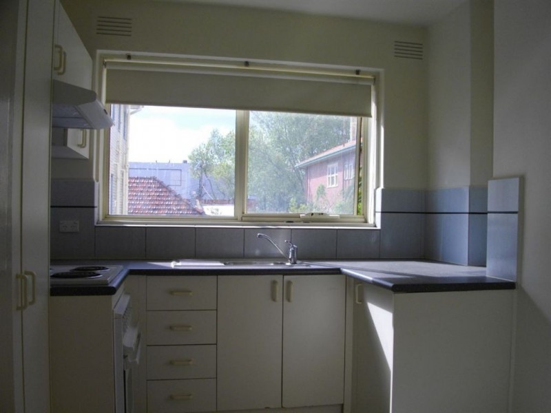 10/8 Mitford Street, St Kilda VIC 3182