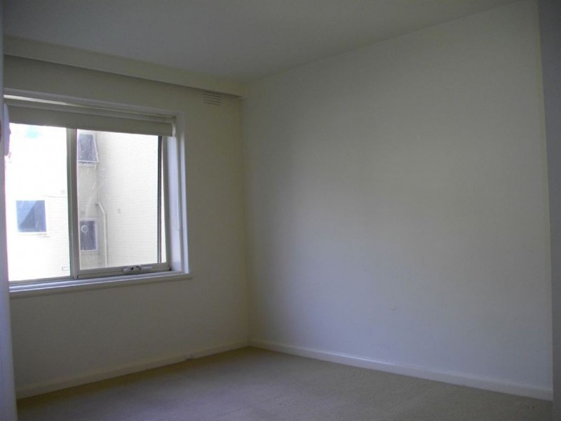 10/8 Mitford Street, St Kilda VIC 3182