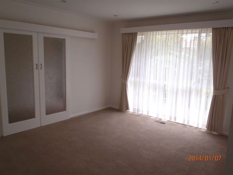 4 Adrian Avenue, Blackburn South VIC 3130