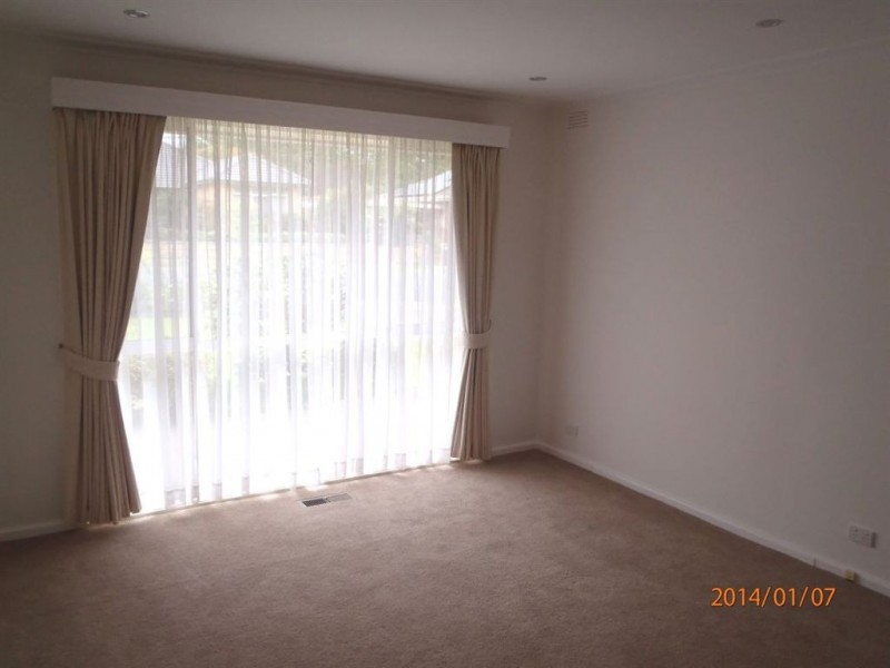 4 Adrian Avenue, Blackburn South VIC 3130