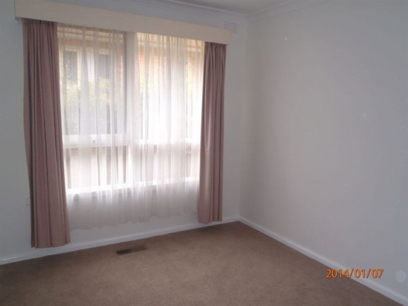 4 Adrian Avenue, Blackburn South VIC 3130