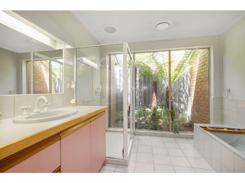 1 Talwood Court, Burwood East VIC 3151