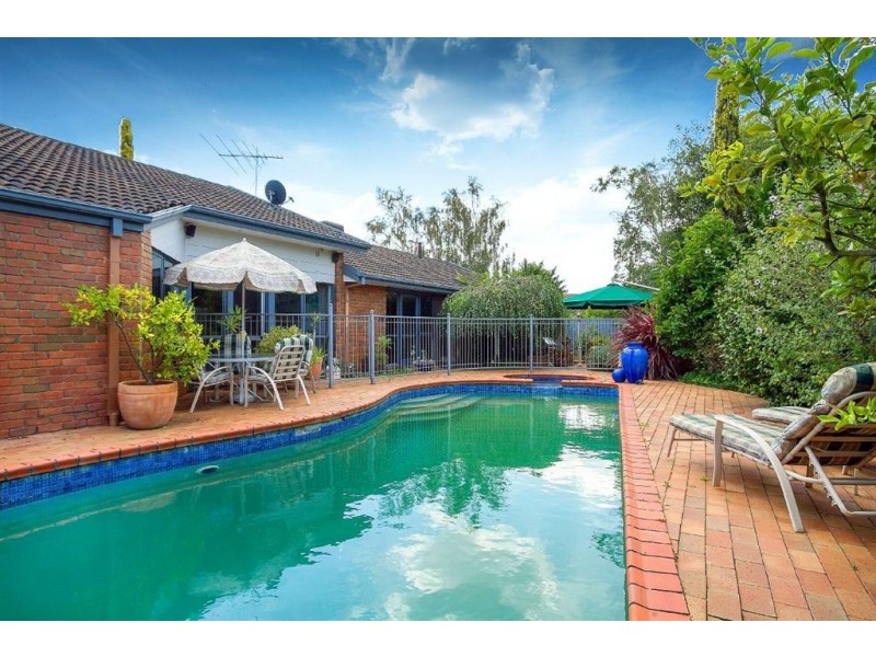 1 Talwood Court, Burwood East VIC 3151