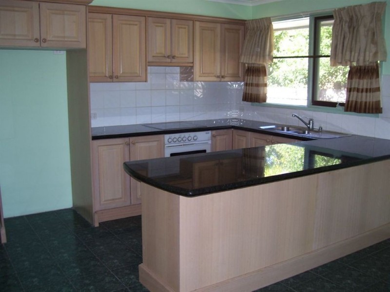 8 Opal Court, Mulgrave VIC 3170