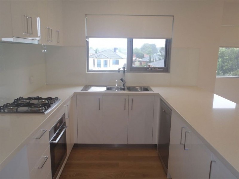 13/436 Stud Road, Wantirna South VIC 3152