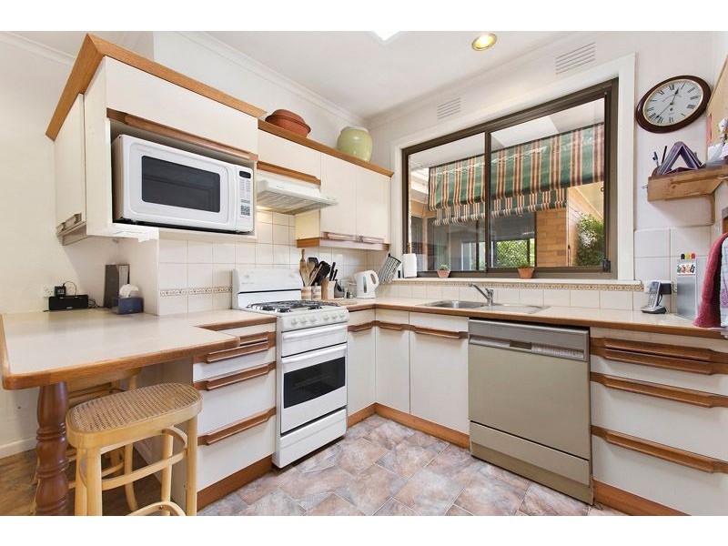 18 Fraser Street, Glen Waverley VIC 3150