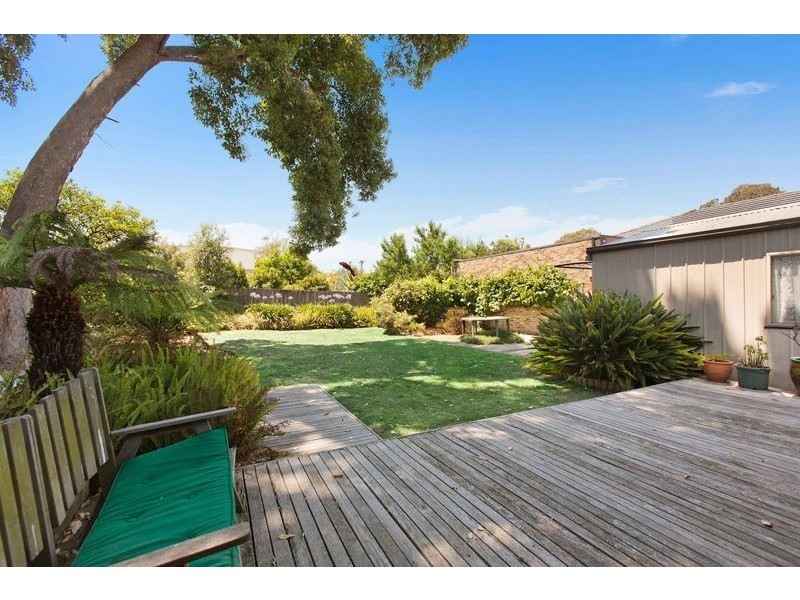 18 Fraser Street, Glen Waverley VIC 3150