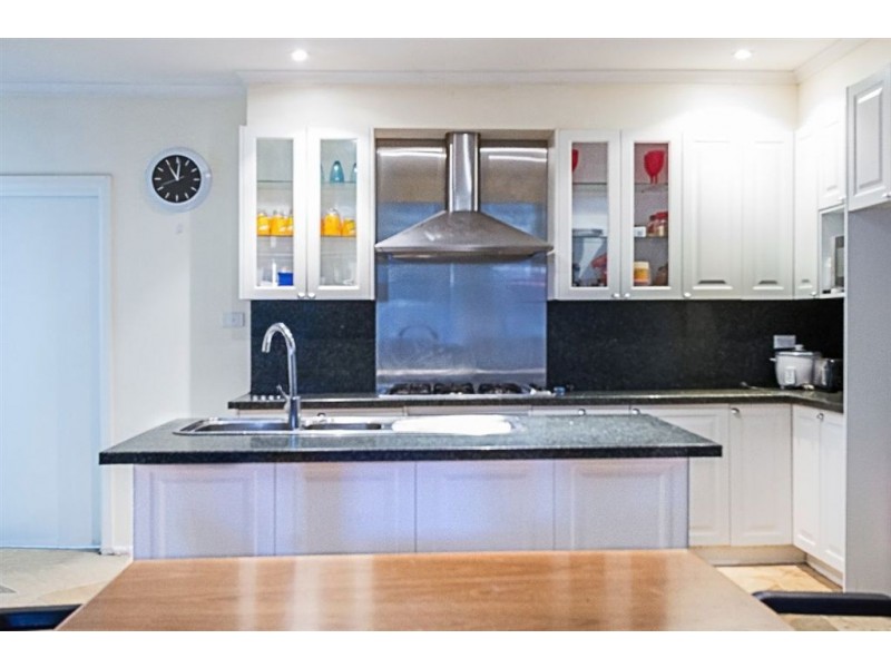 21 Angus Drive, Glen Waverley VIC 3150