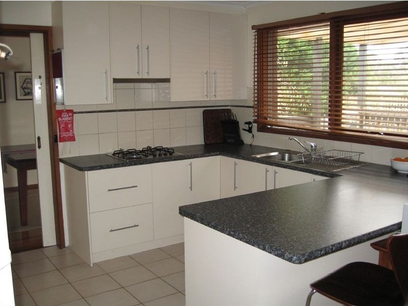 32 Madigan Drive Drive, Glen Waverley VIC 3150