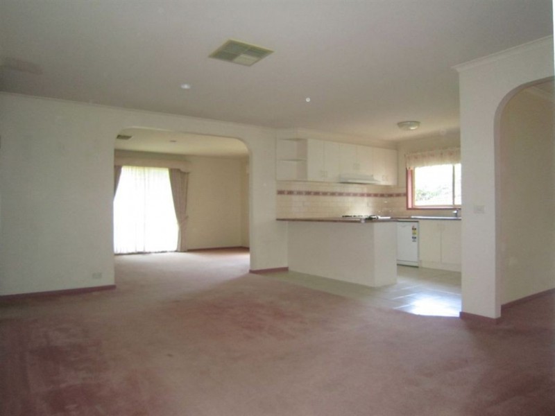 9 Watsons Road, Glen Waverley VIC 3150
