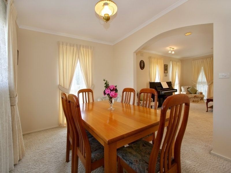 22 Grovelands Drive, Mulgrave VIC 3170