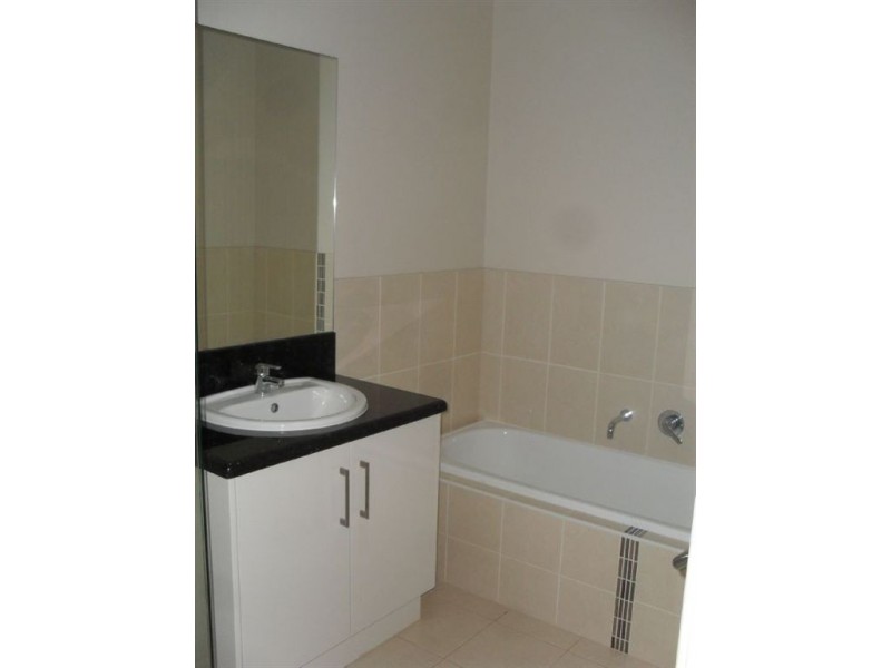 2/104 Leeds Road, Mount Waverley VIC 3149