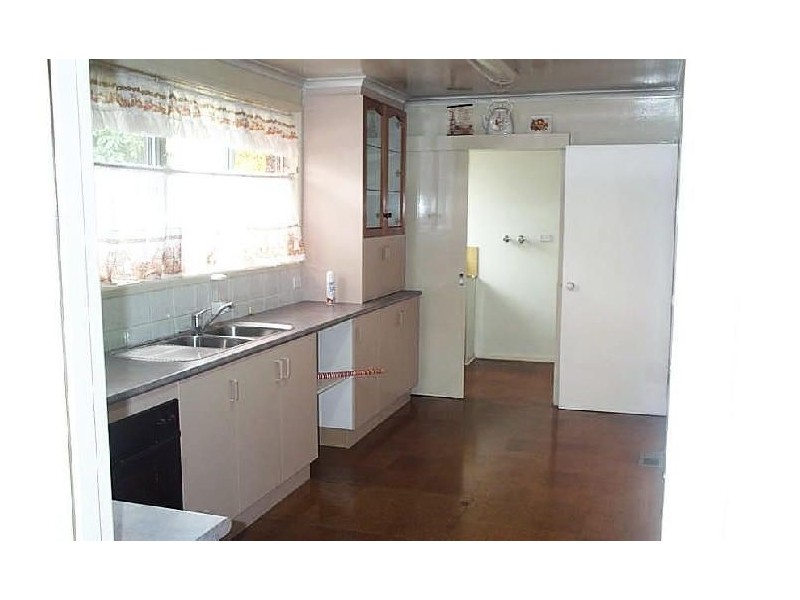 8 Lanoma Court, Wheelers Hill VIC 3150