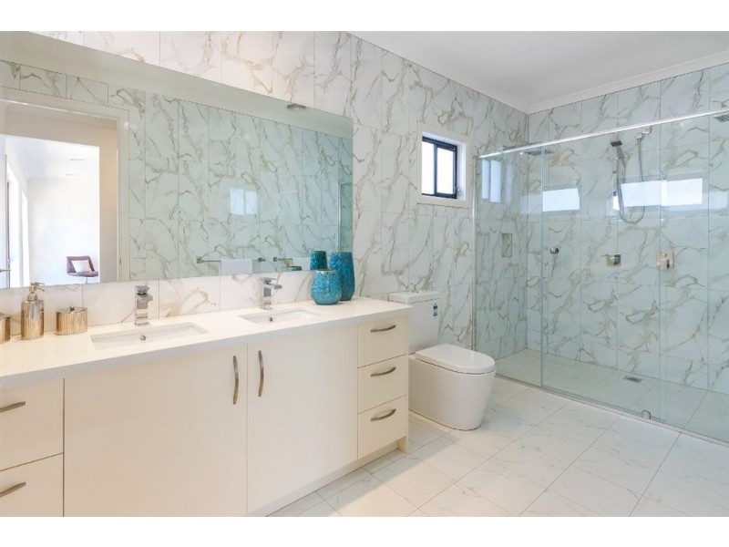 22 Charlotte Street, Glen Waverley VIC 3150