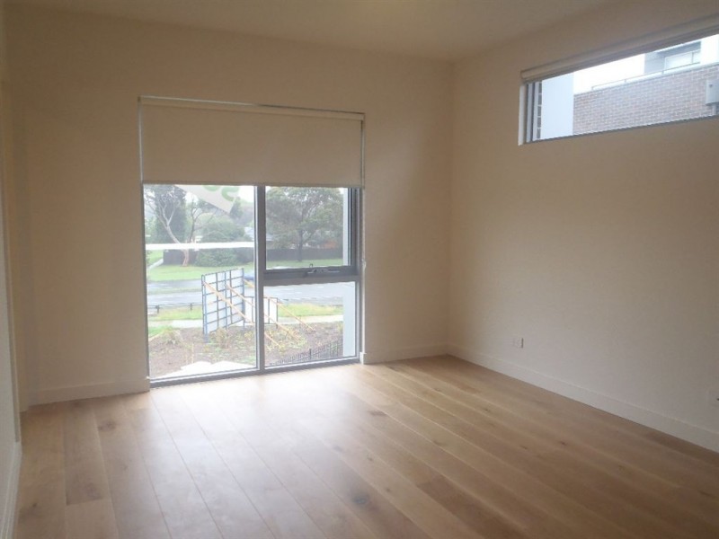 214/436 Stud Road, Wantirna South VIC 3152