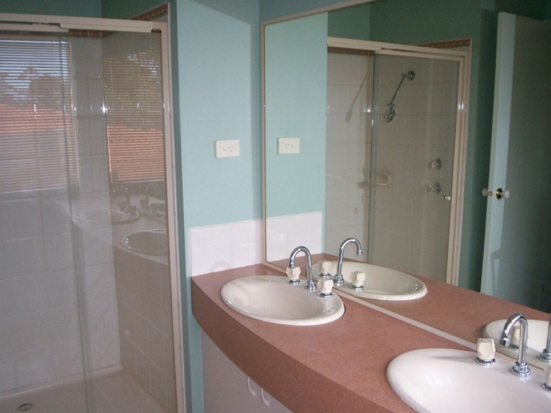 1/40 Cambridge Drive, Glen Waverley VIC 3150