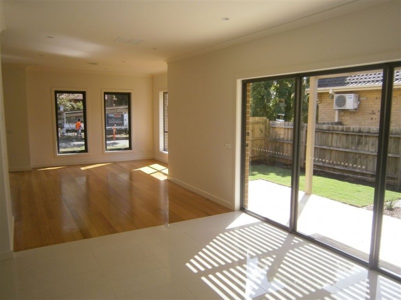 1/32 Kincumber Drive, Glen Waverley VIC 3150