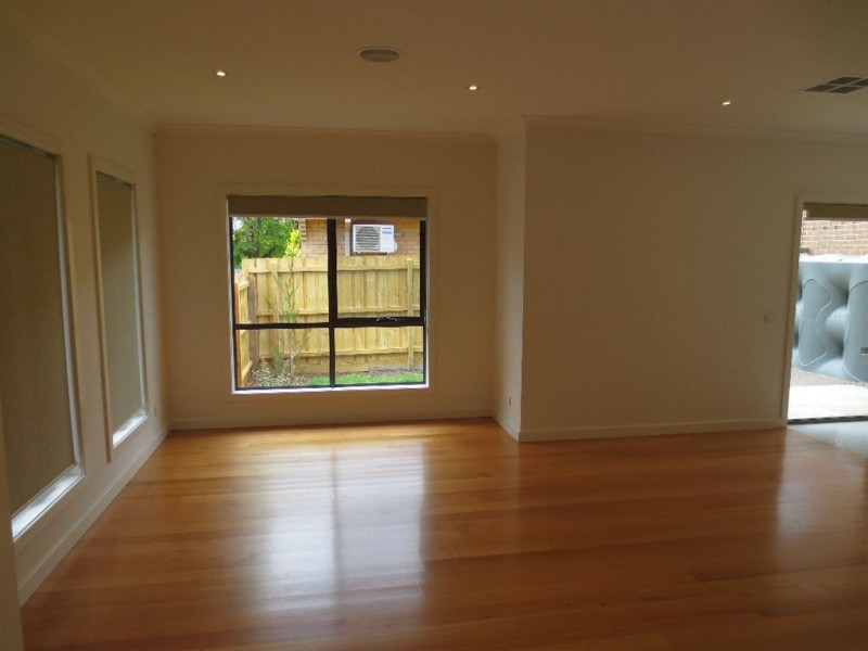 1/32 Kincumber Drive, Glen Waverley VIC 3150