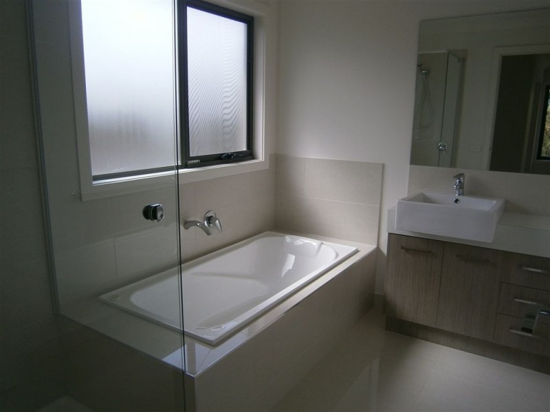 1/32 Kincumber Drive, Glen Waverley VIC 3150