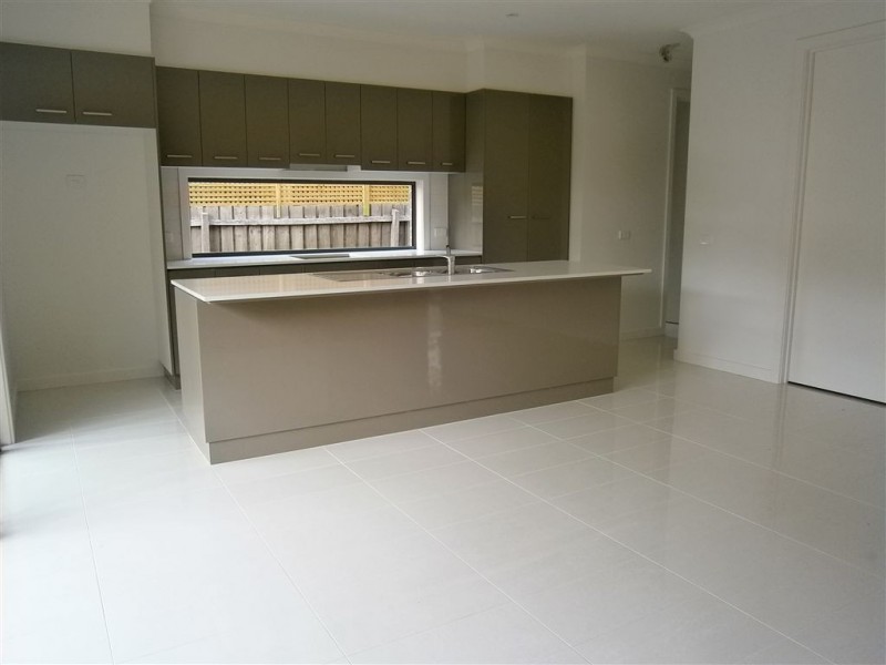 2/32 Kincumber Drive, Glen Waverley VIC 3150