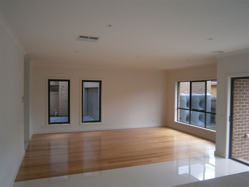 2/32 Kincumber Drive, Glen Waverley VIC 3150