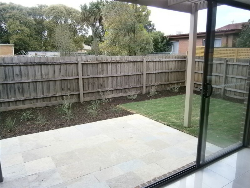 2/32 Kincumber Drive, Glen Waverley VIC 3150
