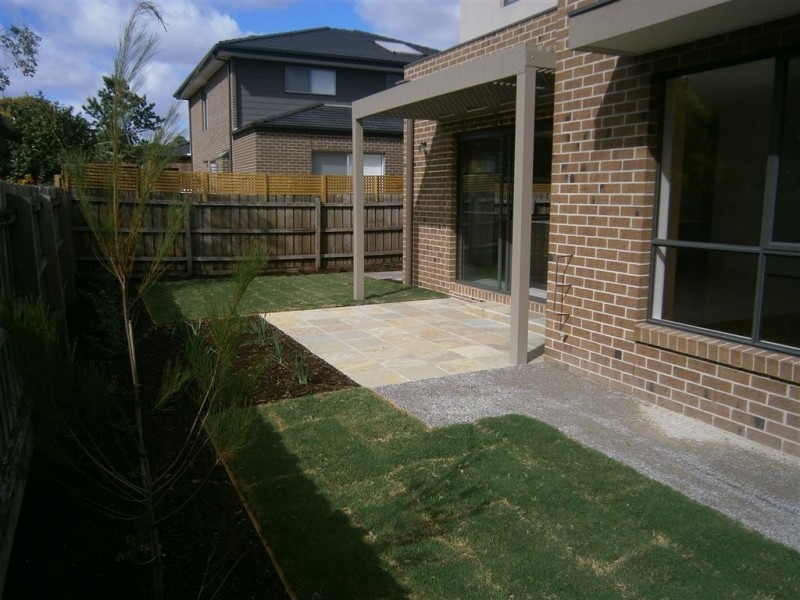 2/32 Kincumber Drive, Glen Waverley VIC 3150