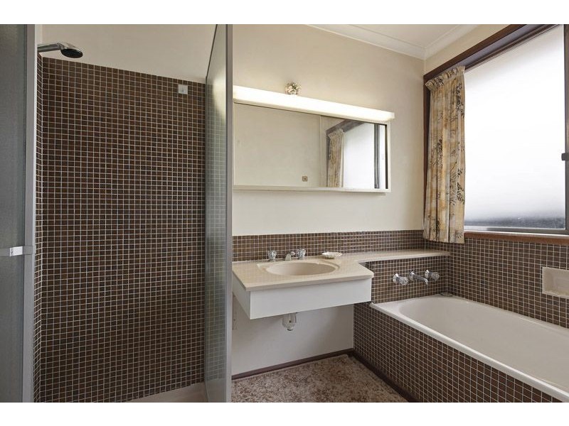 32 The Deviation, Wheelers Hill VIC 3150