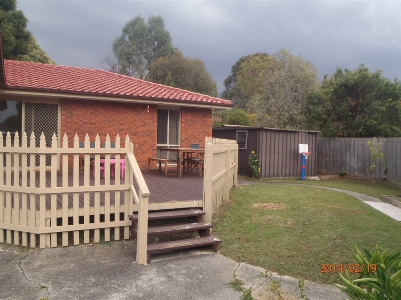 2 Cairn Grove, Glen Waverley VIC 3150