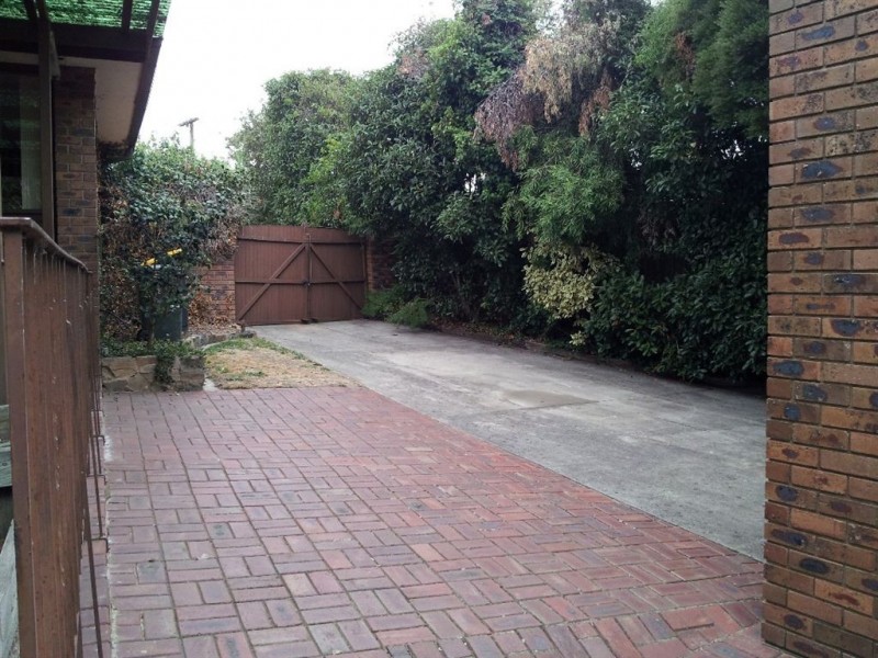 8 Bellini Avenue, Wheelers Hill VIC 3150