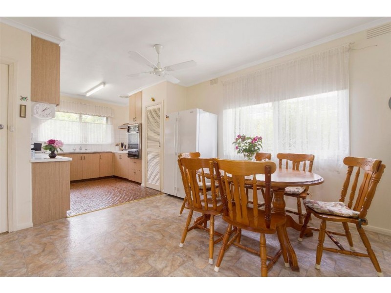 4 Brentwood Drive, Glen Waverley VIC 3150